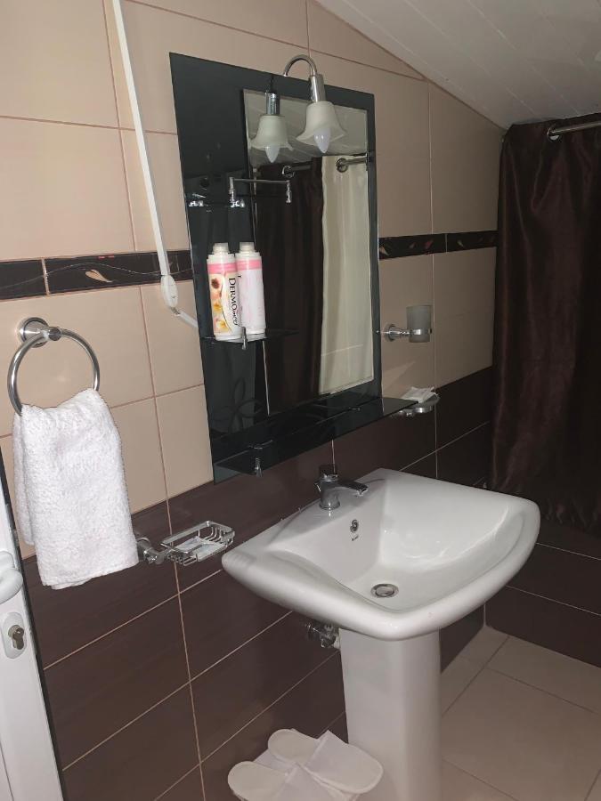 Hotel Anxhelo Kuçova Dış mekan fotoğraf